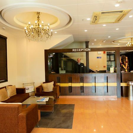 Cs Boutique Hotel Фаридабад Екстериор снимка