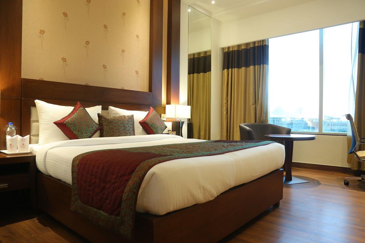 Cs Boutique Hotel Фаридабад Екстериор снимка