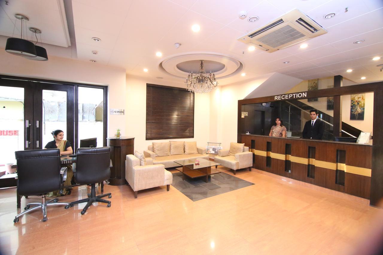 Cs Boutique Hotel Фаридабад Екстериор снимка