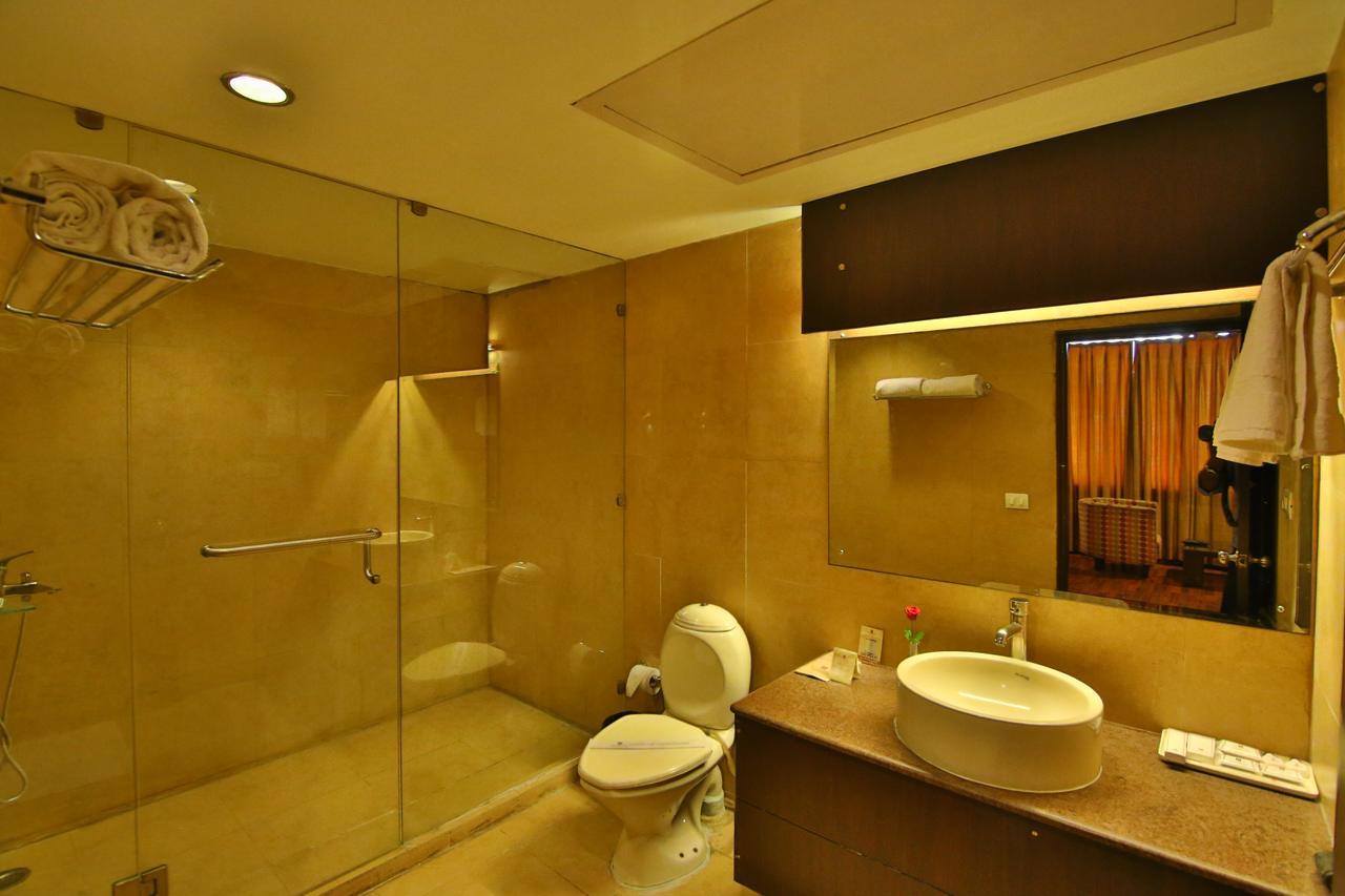Cs Boutique Hotel Фаридабад Екстериор снимка
