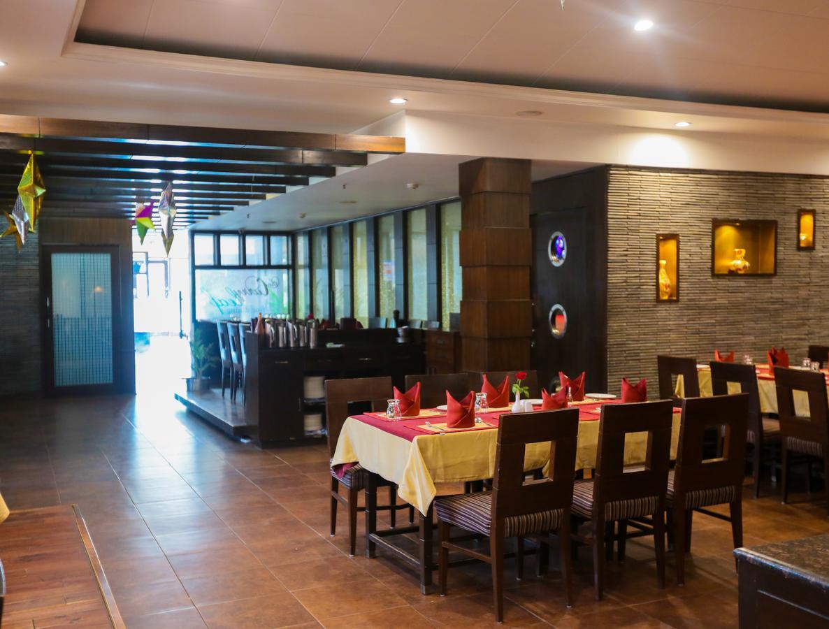 Cs Boutique Hotel Фаридабад Екстериор снимка